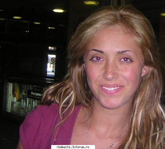 anahi 0
bee 100% anahi vs. beyonce